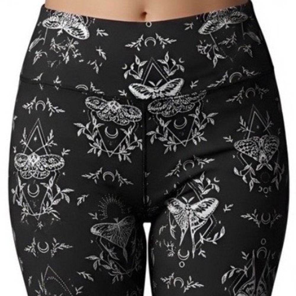 TORRID Nightfall Mystic Moths Pattern Goth Gothic Leggings NWT Size 3X - Picture 10 of 13